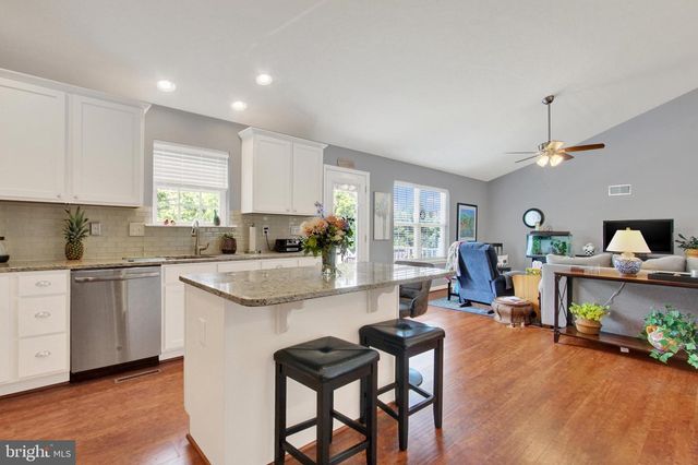 880 RIPPLE DR, Hanover, PA 17331