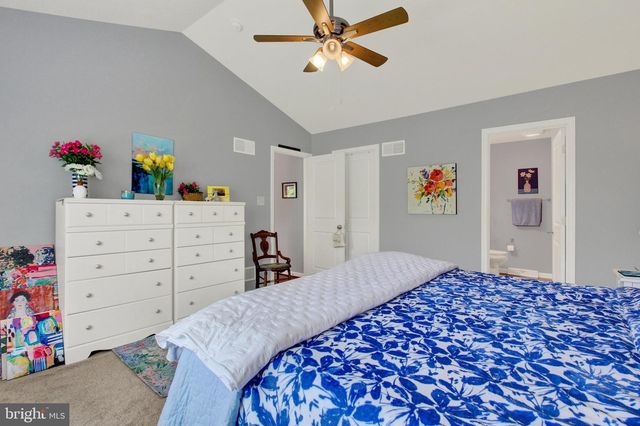 880 RIPPLE DR, Hanover, PA 17331
