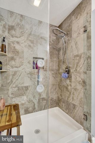 880 RIPPLE DR, Hanover, PA 17331