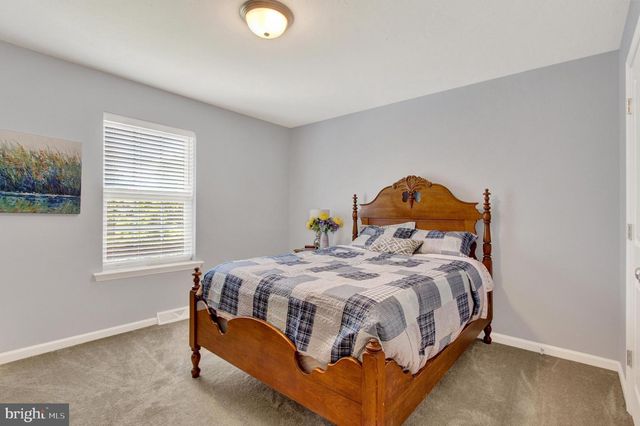 880 RIPPLE DR, Hanover, PA 17331