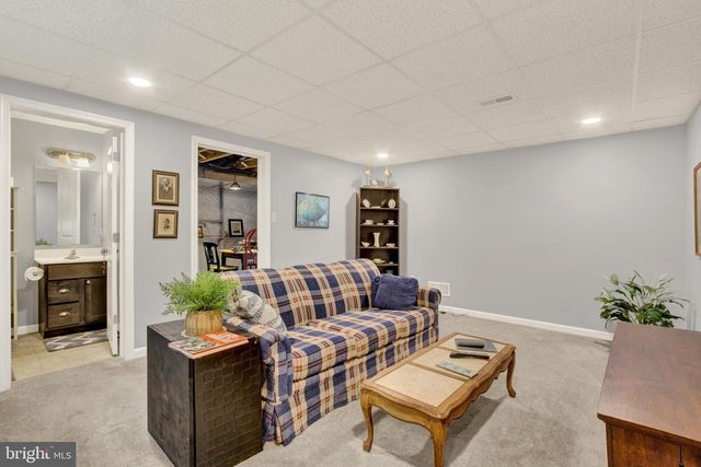 880 RIPPLE DR, Hanover, PA 17331