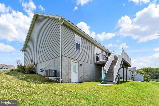 880 RIPPLE DR, Hanover, PA 17331