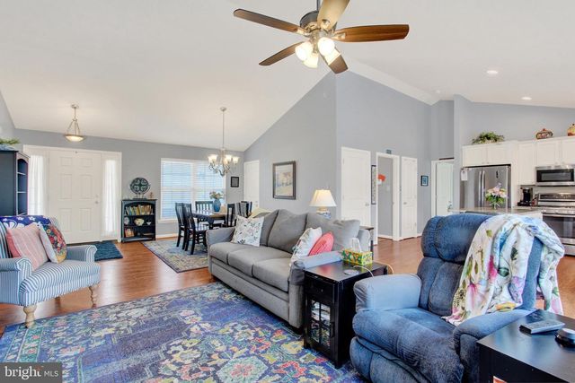 880 RIPPLE DR, Hanover, PA 17331