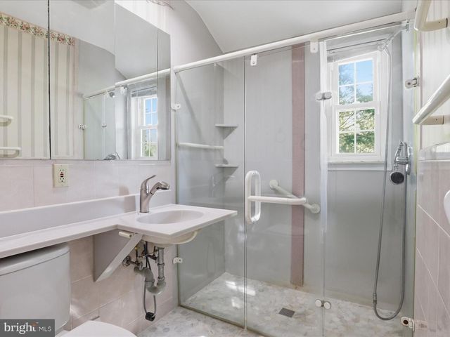 7247 DEBORAH DR, Falls Church, VA 22046