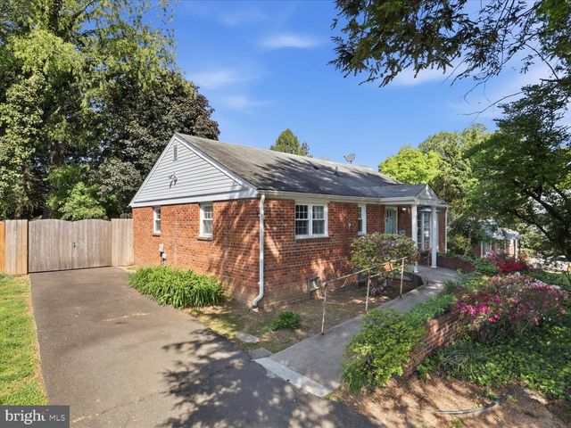 7247 DEBORAH DR, Falls Church, VA 22046