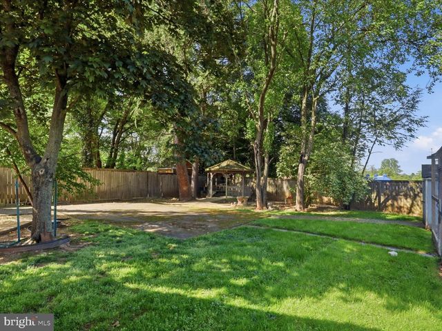 7247 DEBORAH DR, Falls Church, VA 22046