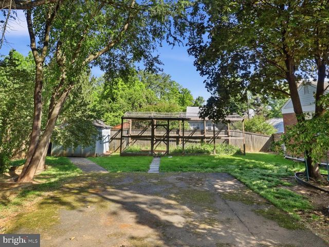7247 DEBORAH DR, Falls Church, VA 22046