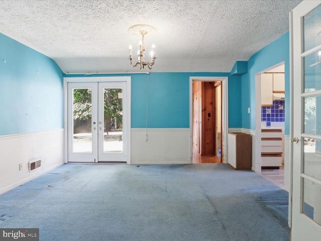 7247 DEBORAH DR, Falls Church, VA 22046