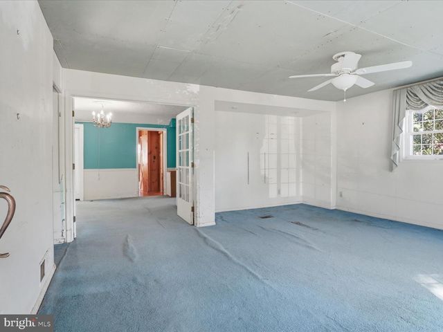7247 DEBORAH DR, Falls Church, VA 22046