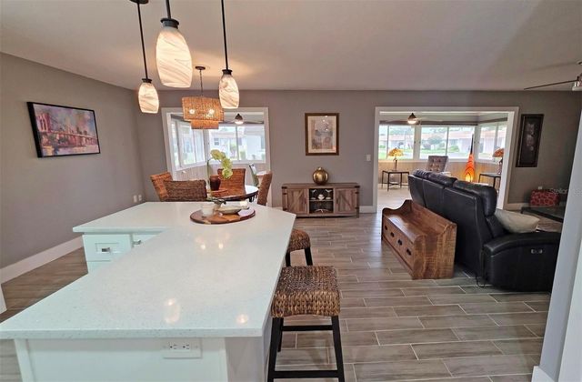 5468 RIVERBLUFF CIRCLE V-40, Sarasota, FL 34231