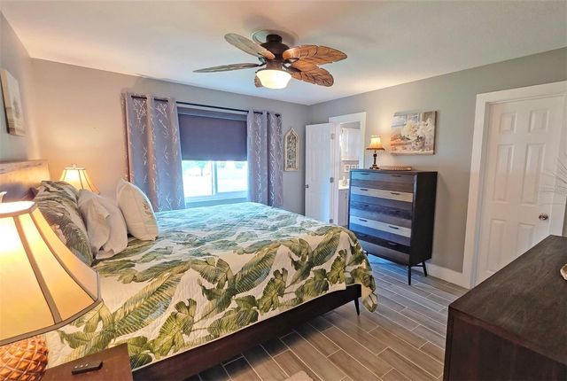5468 RIVERBLUFF CIRCLE V-40, Sarasota, FL 34231