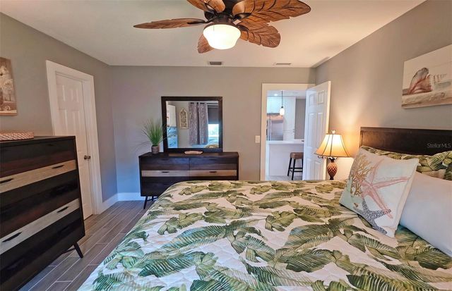 5468 RIVERBLUFF CIRCLE V-40, Sarasota, FL 34231