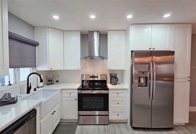 5468 RIVERBLUFF CIRCLE V-40, Sarasota, FL 34231
