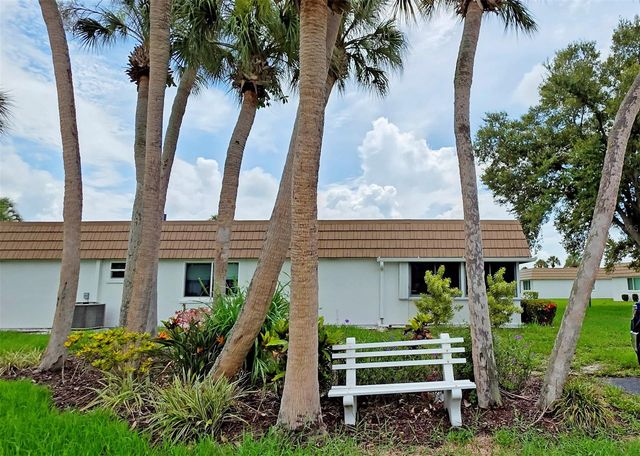 5468 RIVERBLUFF CIRCLE V-40, Sarasota, FL 34231
