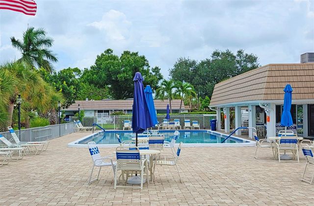 5468 RIVERBLUFF CIRCLE V-40, Sarasota, FL 34231