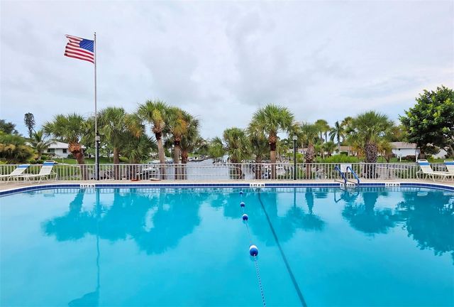5468 RIVERBLUFF CIRCLE V-40, Sarasota, FL 34231