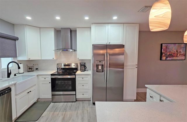 5468 RIVERBLUFF CIRCLE V-40, Sarasota, FL 34231