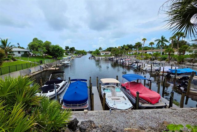 5468 RIVERBLUFF CIRCLE V-40, Sarasota, FL 34231