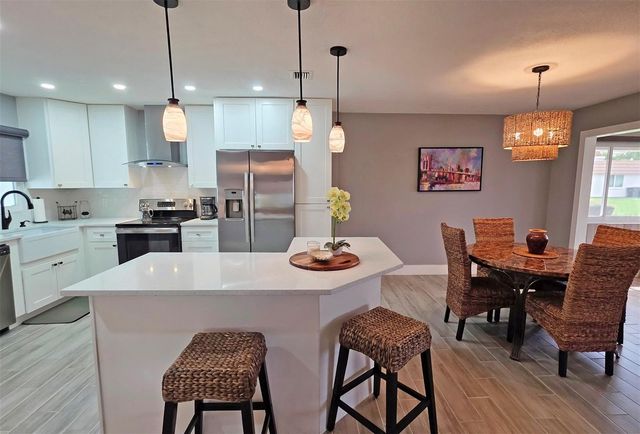 5468 RIVERBLUFF CIRCLE V-40, Sarasota, FL 34231