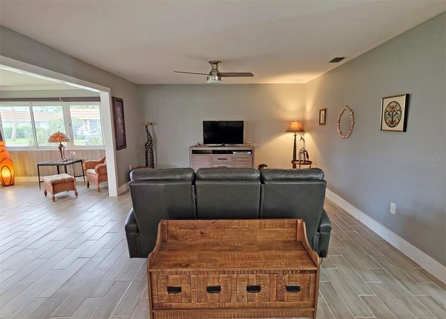 5468 RIVERBLUFF CIRCLE V-40, Sarasota, FL 34231