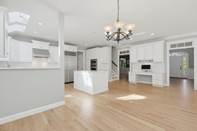 6 Samuel Path, Natick, MA 01760