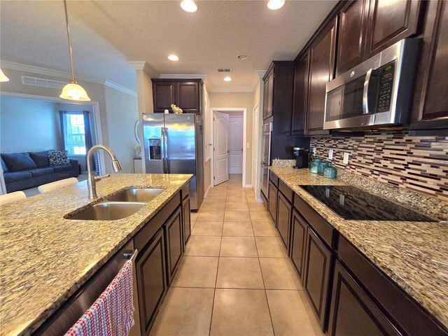 3300 LYNROCK AVENUE, Dundee, FL 33838