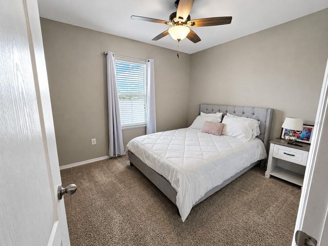 3300 LYNROCK AVENUE, Dundee, FL 33838