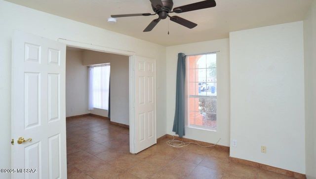 124 S Palace Gardens Drive, Tucson, AZ 85748