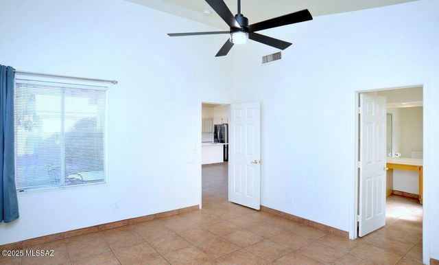 124 S Palace Gardens Drive, Tucson, AZ 85748