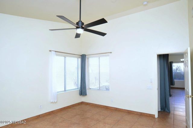 124 S Palace Gardens Drive, Tucson, AZ 85748