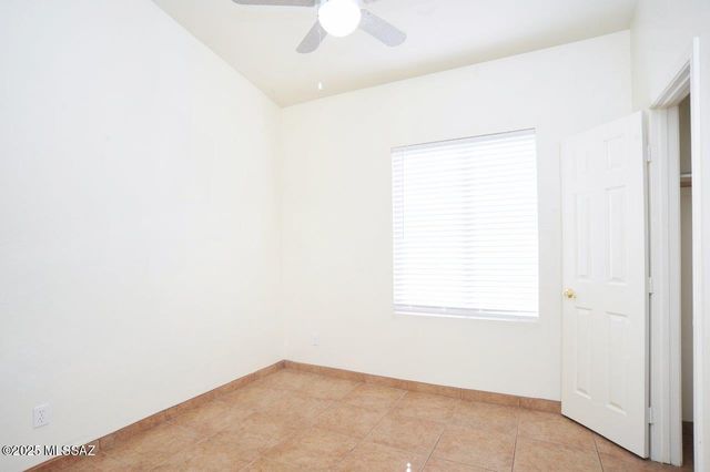 124 S Palace Gardens Drive, Tucson, AZ 85748