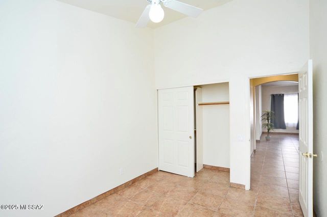 124 S Palace Gardens Drive, Tucson, AZ 85748