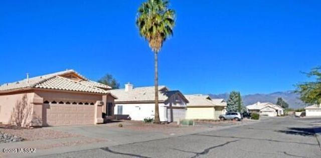 124 S Palace Gardens Drive, Tucson, AZ 85748