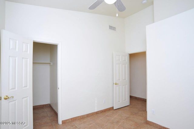 124 S Palace Gardens Drive, Tucson, AZ 85748