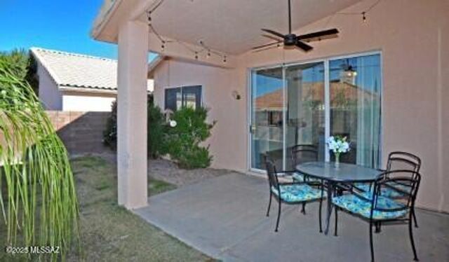 124 S Palace Gardens Drive, Tucson, AZ 85748