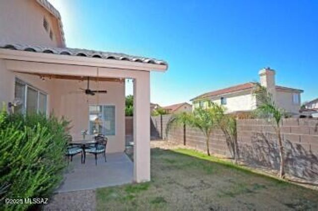 124 S Palace Gardens Drive, Tucson, AZ 85748