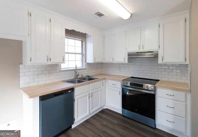 145 Kensington Circle, Warner Robins, GA 31093