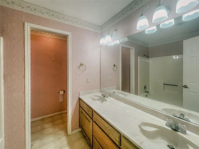 1312 Rio Grande Drive, Benbrook, TX 76126