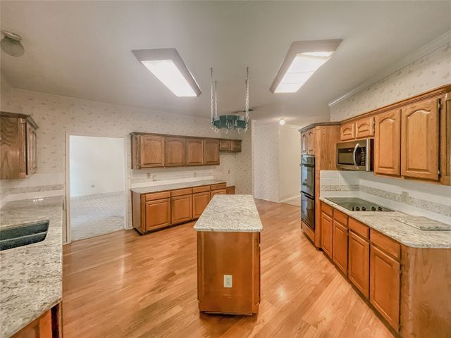 1312 Rio Grande Drive, Benbrook, TX 76126