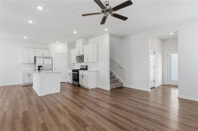 4802 W Planetree Street, Fayetteville, AR 72704