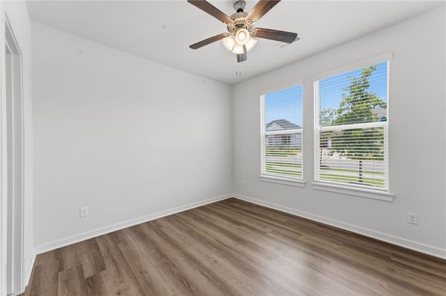4802 W Planetree Street, Fayetteville, AR 72704