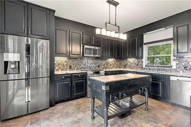 411 Sanderlin Mountain Drive S, Big Canoe, GA 30143