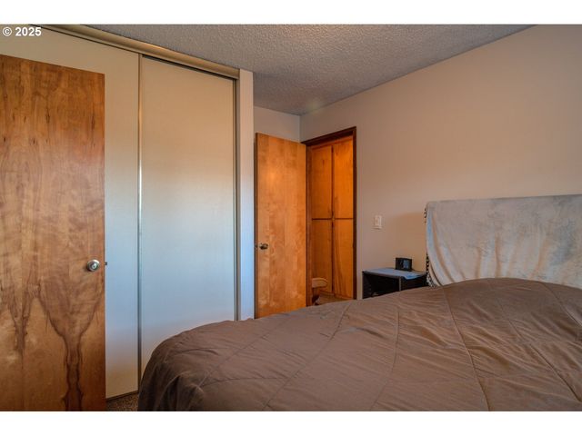 1620 26TH St, Florence, OR 97439