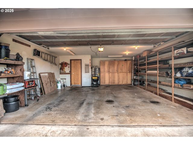 1620 26TH St, Florence, OR 97439