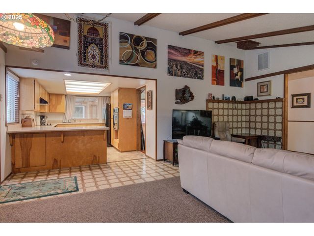 1620 26TH St, Florence, OR 97439