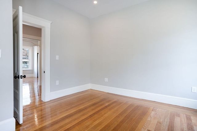 55 Lyndhurst 1, Boston, MA 02124