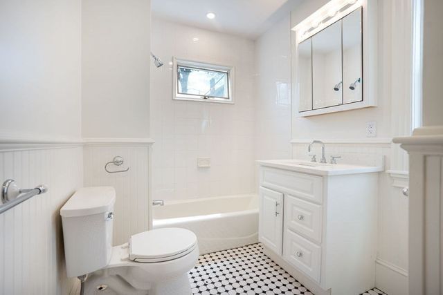 55 Lyndhurst 1, Boston, MA 02124