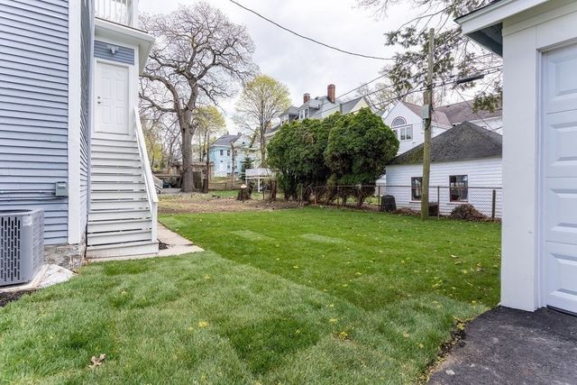 55 Lyndhurst 1, Boston, MA 02124