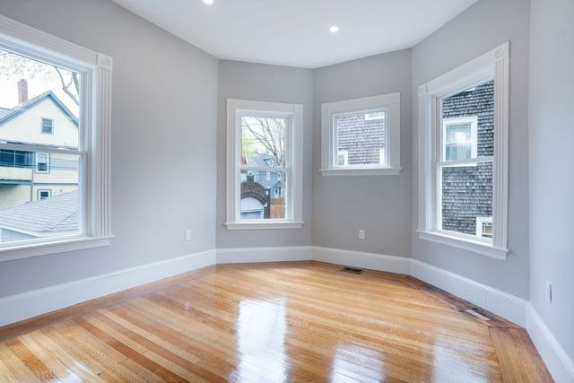 55 Lyndhurst 1, Boston, MA 02124