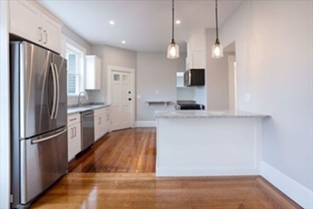 55 Lyndhurst 1, Boston, MA 02124